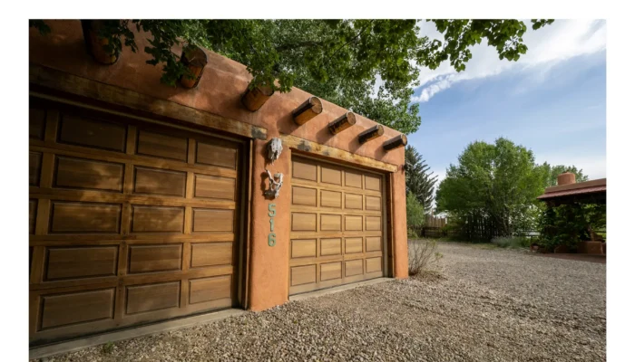 Screenshot of Lovely 2 Car Garage